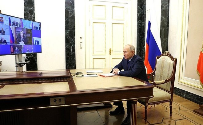 Проблему паводков и пожаров обсудил Путин с Совбезом