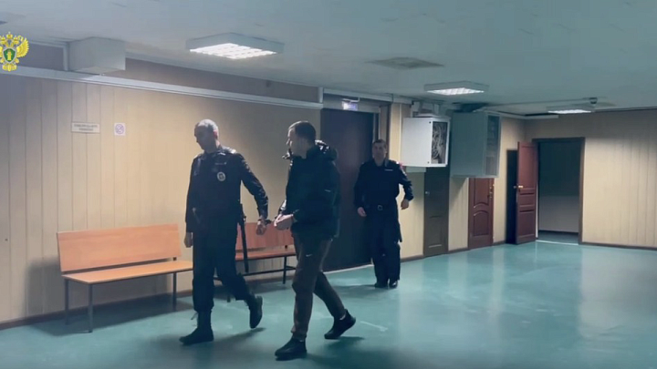 Курьеры, которые похитили около 50 млн рублей у отставного генерала, были задержаны в Москве