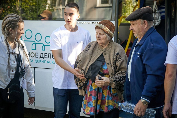 Силами Фонда «Вольное Дело» эвакуированы люди из Курской области