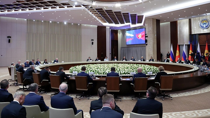 Газпром продолжит обеспечивать Киргизию ресурсами, заявил Путин