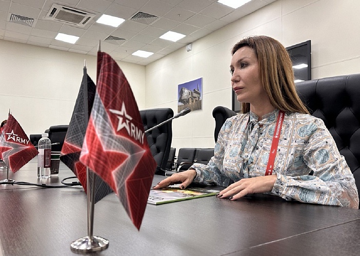 «Лидерам мнений следует делиться своим опытом материнства», — отметили в России 