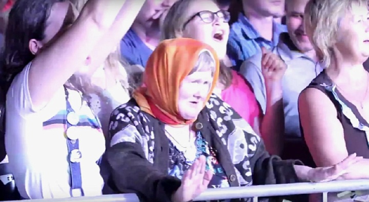 В Коми ищут «диско-бабушку»