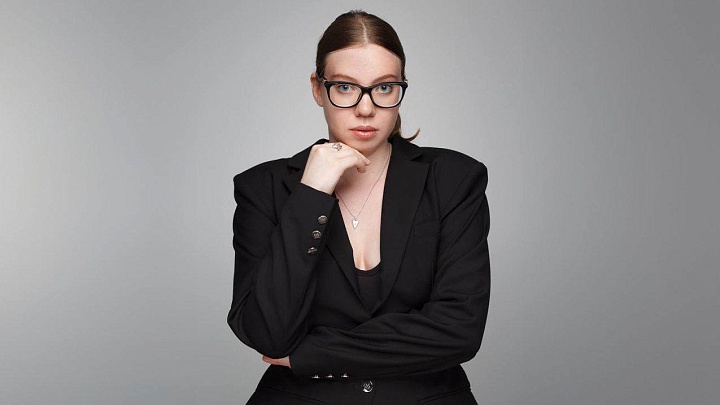 Пара музыкантов из Казани зарабатывает на аренде полок: Идея современного бизнеса