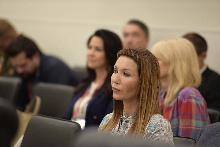 Значение повышения престижа профессии педагога акцентировано в России