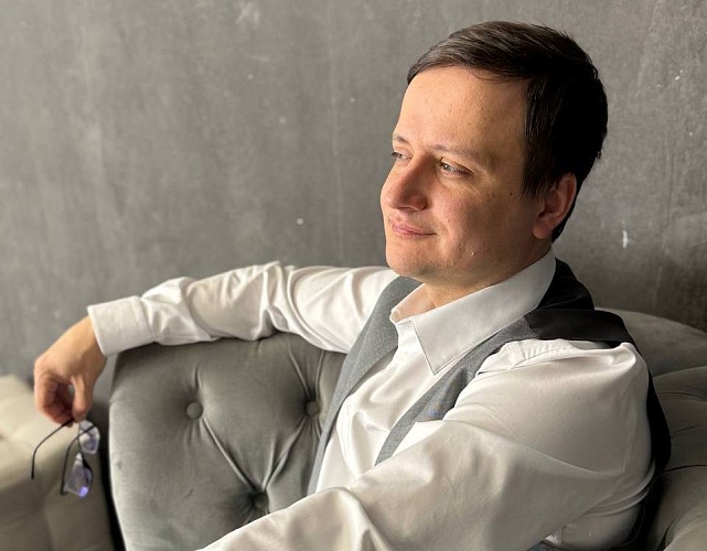 Гипнотерапевт Алексей Дешевых развеивает мифы о гипнозе в новом интервью